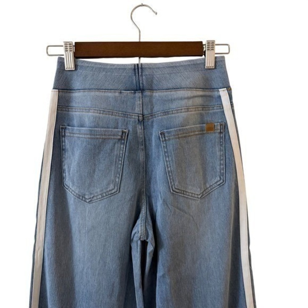 Halara Flex High Waisted Stripe Wide Leg Jeans light blue size Pullon large NWT - Picture 9 of 12